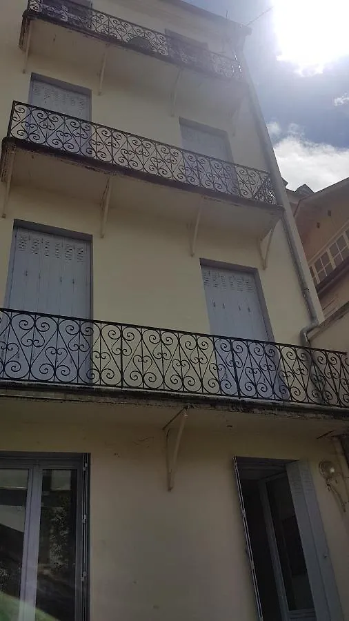 Private Garden Apartment In Ski Resort In Queen Of The Pyrennees With Wifi Ski Hike Cycle Spa Mountain Bagnères-de-Luchon