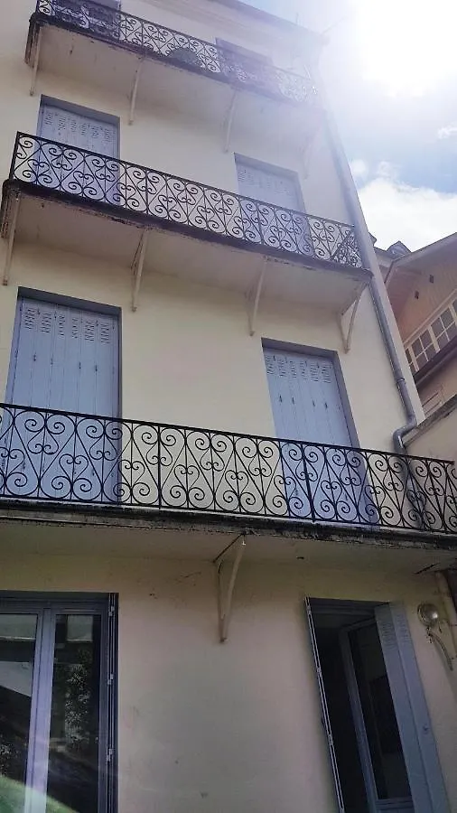 Private Garden Apartment In Ski Resort In Queen Of The Pyrennees With Wifi Ski Hike Cycle Spa Mountain Bagnères-de-Luchon