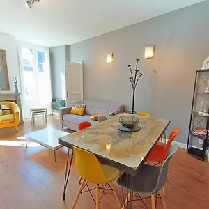 Luchon Holidays, Parking, Wifi, Balcon, Cave, T3 8 Personnes Appartement